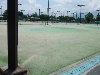 南部公園のテニスコート