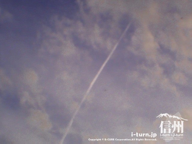 クラフトパークで見た飛行機雲