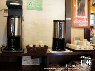 自由に飲める無料コーヒーコーナーのコーヒーポット