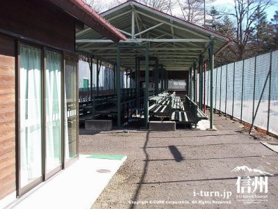 軽井沢会テニスコートクラブハウス 全景3