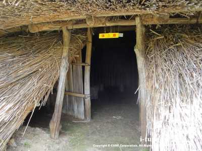 竪穴式住居の入口