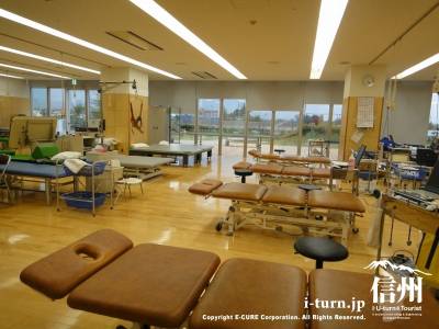 長野市民病院のリハビリセンター内部風景