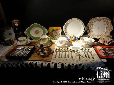軽井沢レイクガーデンショップの絵皿とスプーンセット