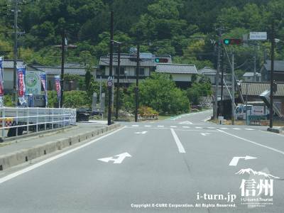 剣道251号線を進み「阿島自動車学校前」を右折します